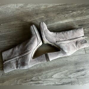 Jaye Ankle Bootie. Color: Cashmere Blush Suede. Size: 8.5. Width: Medium.